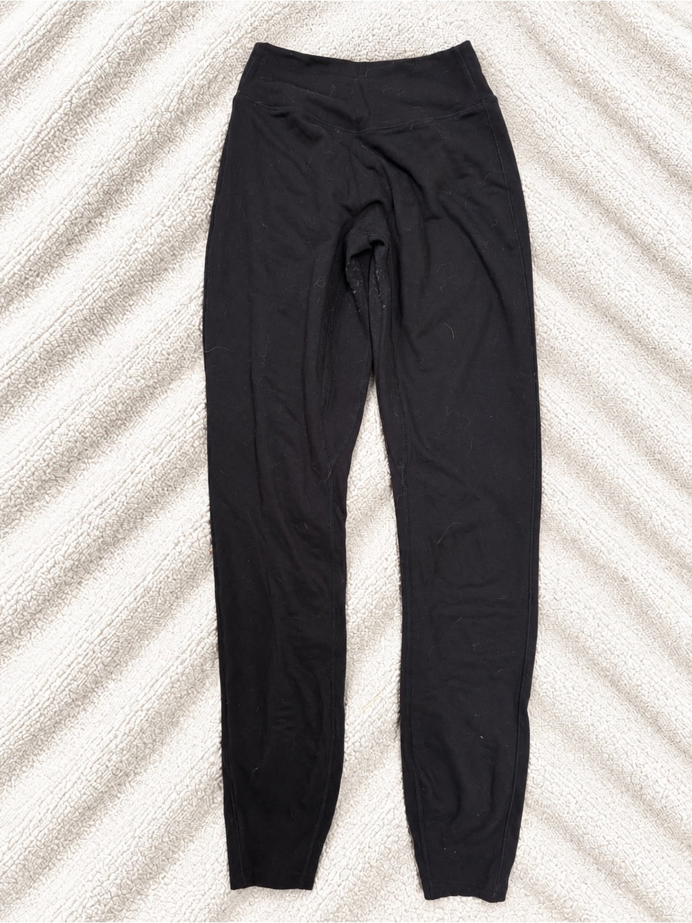 Alphalete Black Mid Rise Scrunch Butt Leggings